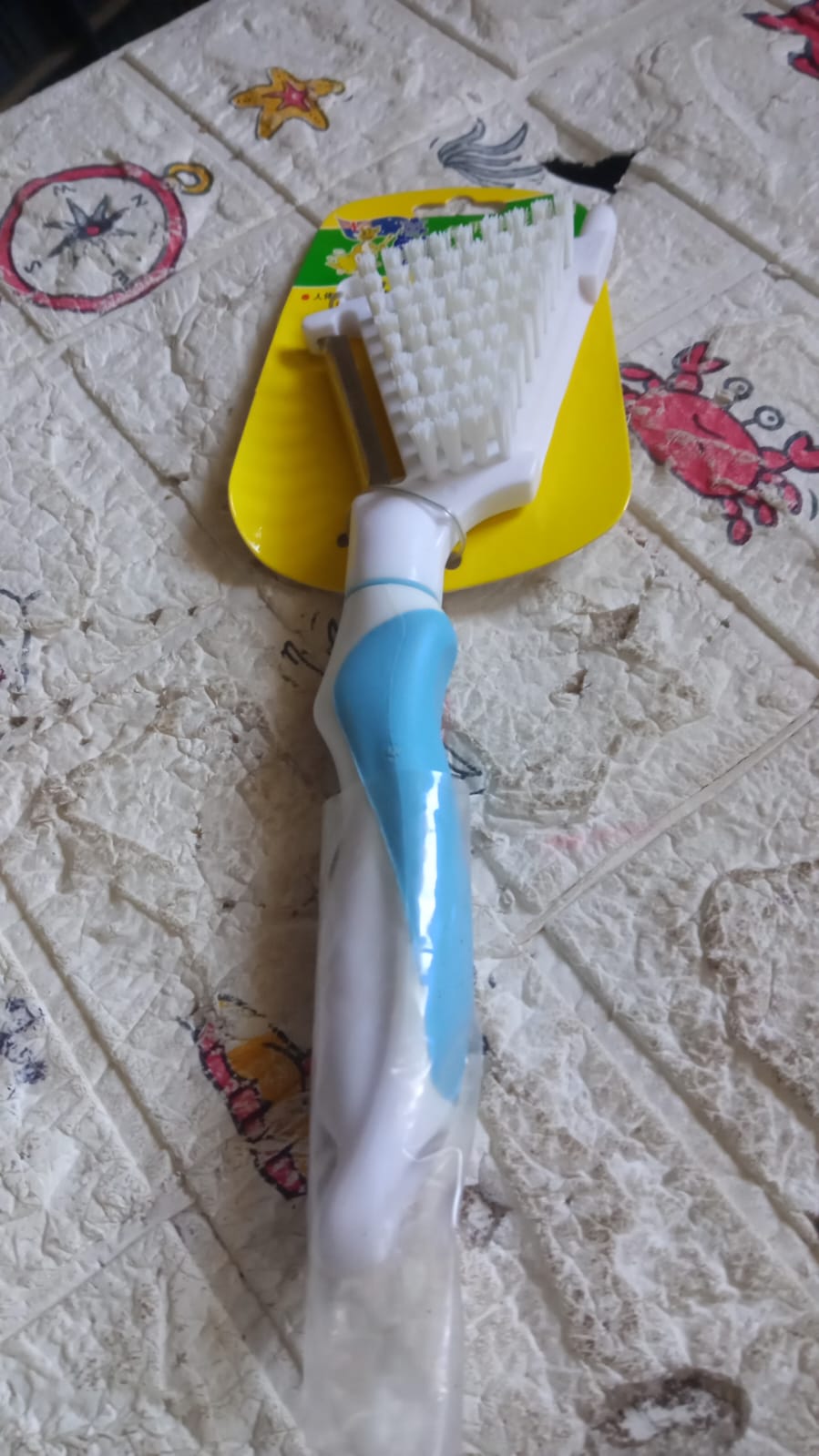 Multipurpose Peeler Brush – Stainless Steel Peeler with Cleaning Brush (1 Pc)